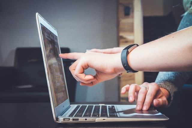 former à la prise en main d'un logiciel rh